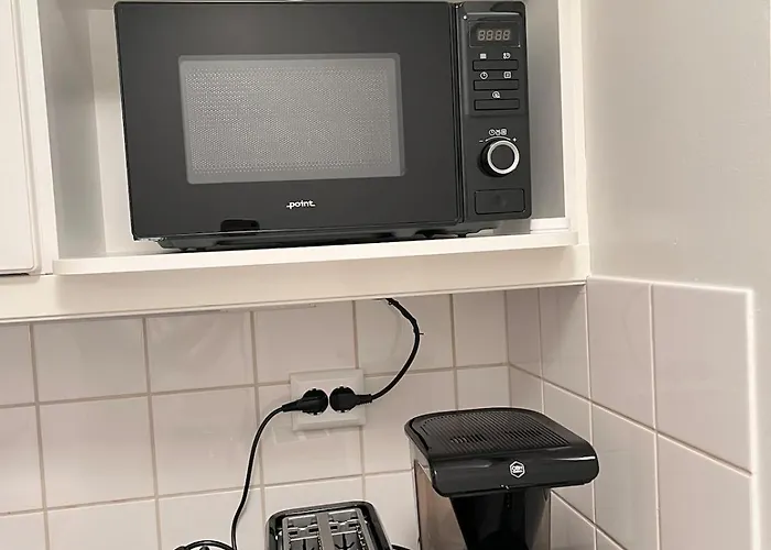 Bright Sauna 50m To Train, Near Airport 公寓 *