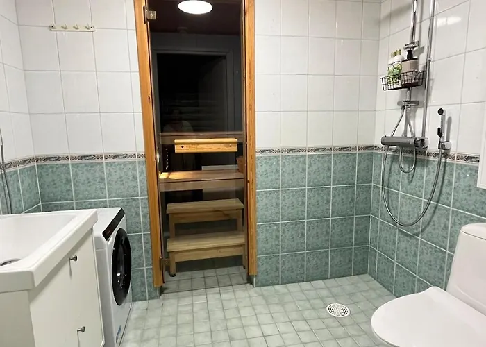 Bright Sauna 50m To Train, Near Airport *